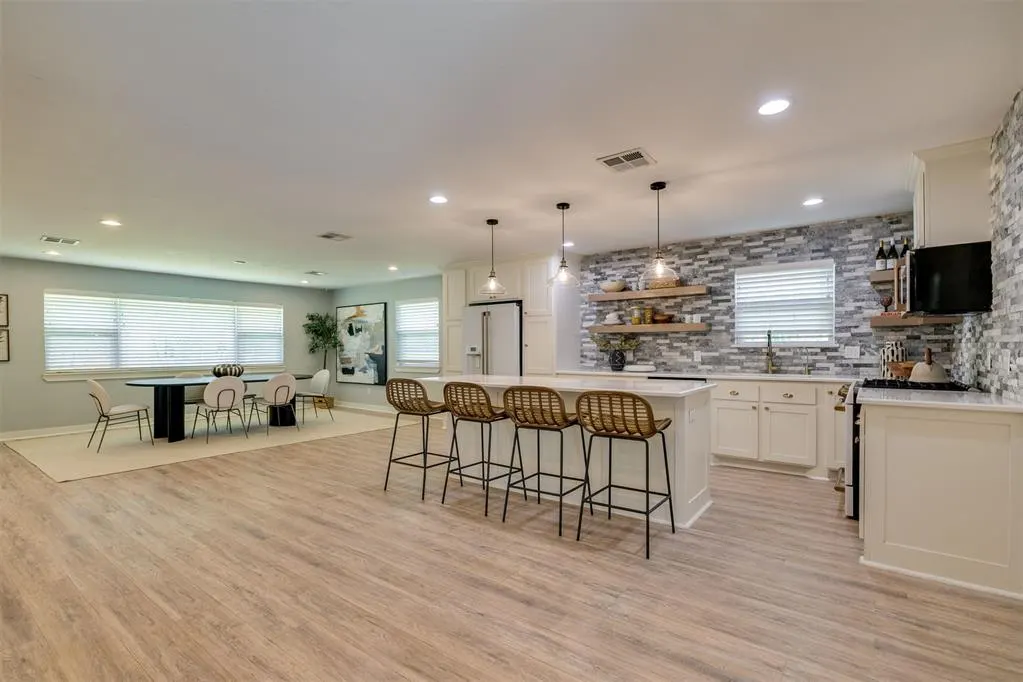 Photo 12 — 2405 NW 59th Street, Oklahoma City, OK 73112