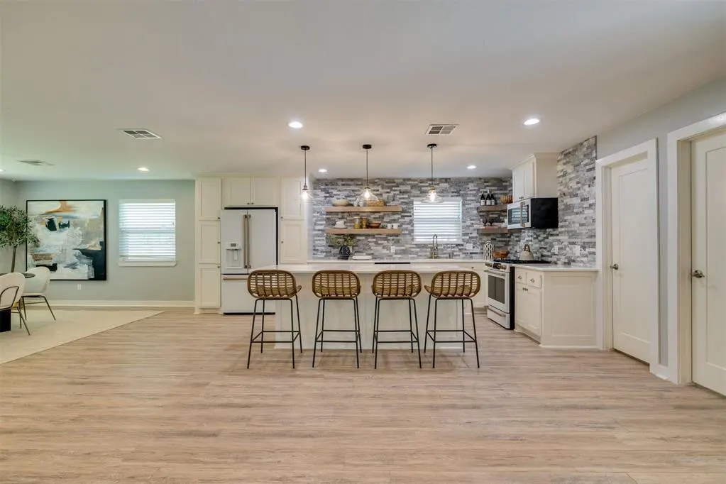 Photo 13 — 2405 NW 59th Street, Oklahoma City, OK 73112
