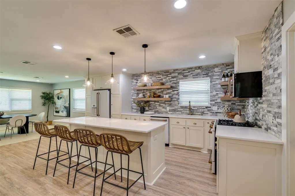 Photo 17 — 2405 NW 59th Street, Oklahoma City, OK 73112