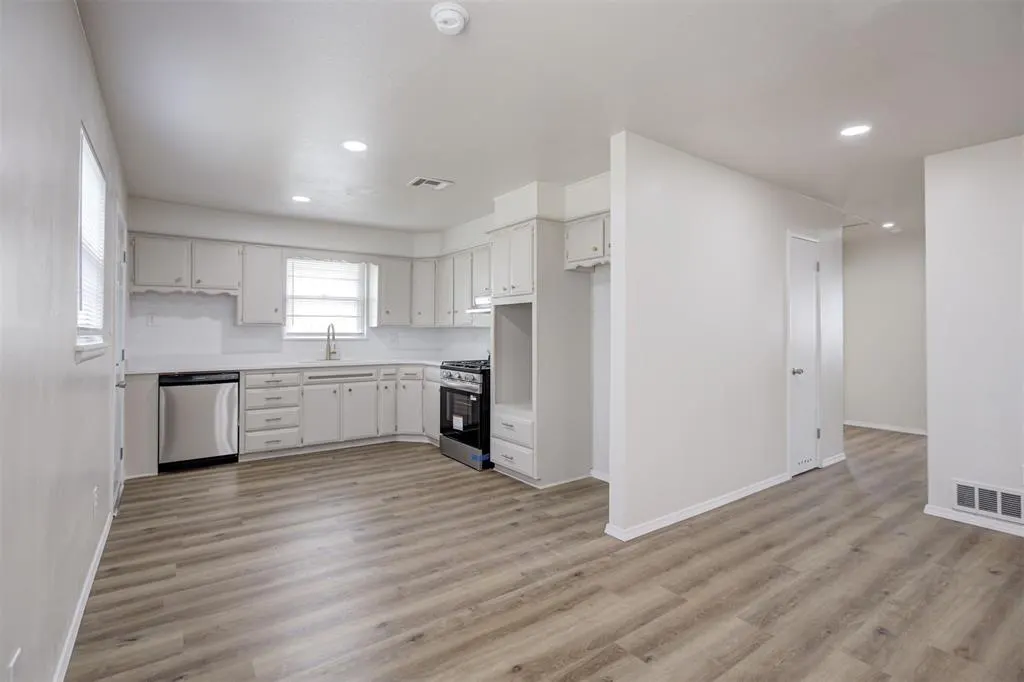Photo 7 — 2741 SW 60th Street, Oklahoma City, OK 73159