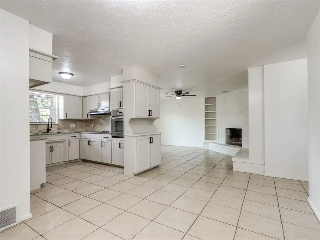 Photo 10 — 7004 NW 26th Street, Bethany, OK 73008