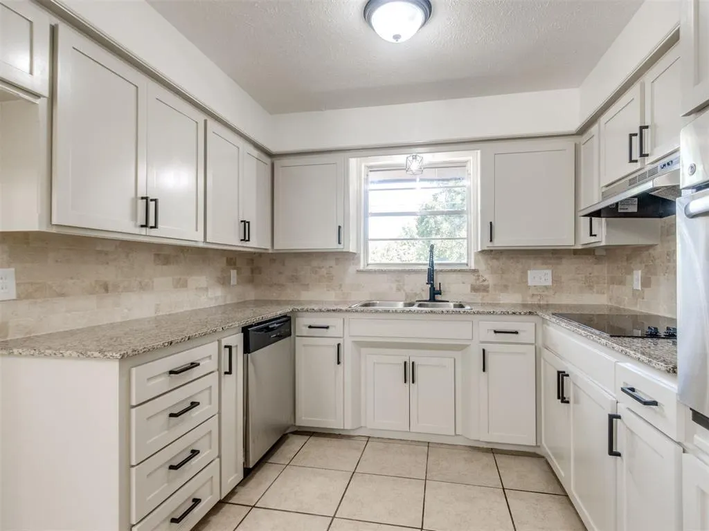 Photo 11 — 7004 NW 26th Street, Bethany, OK 73008