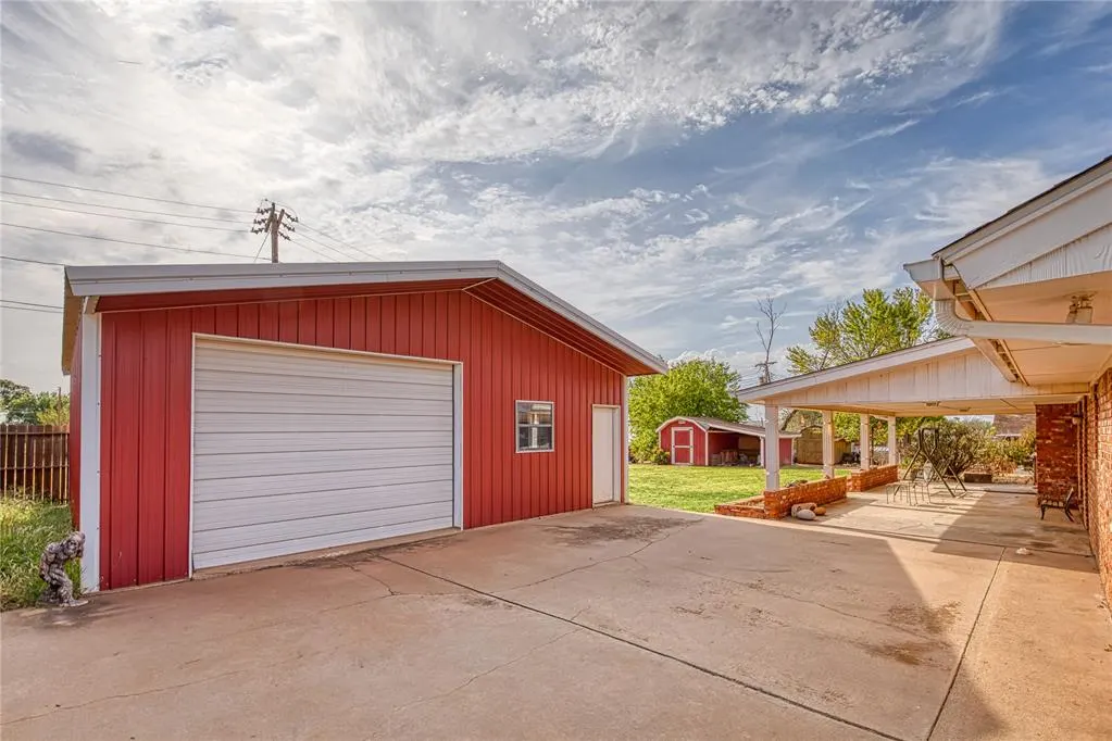 Photo 2 — 1509 N Temple Street, Cordell, OK 73632