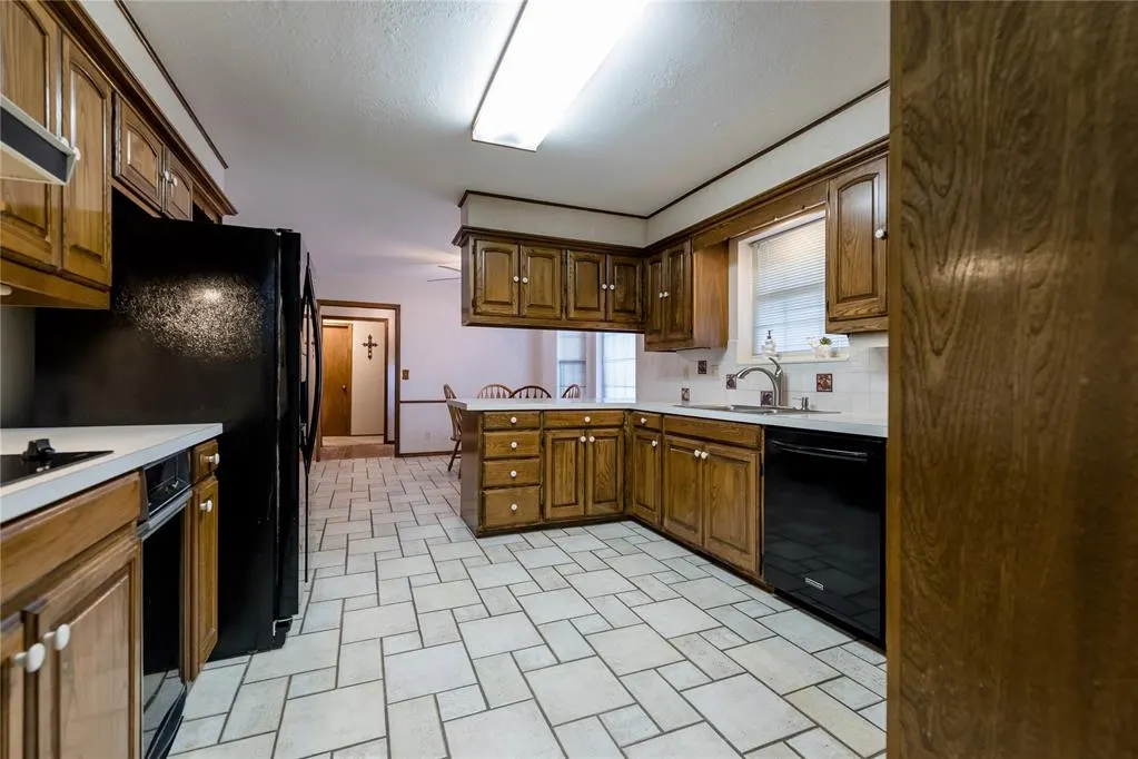 Photo 11 — 1509 N Temple Street, Cordell, OK 73632