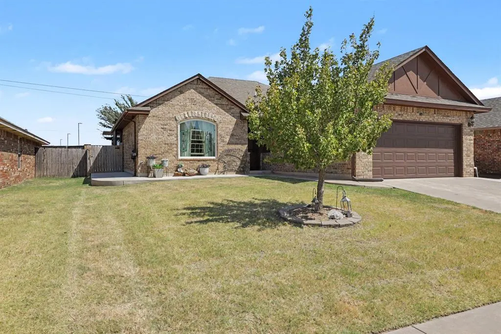 Photo 2 — 3420 Arcadia Drive, Yukon, OK 73099