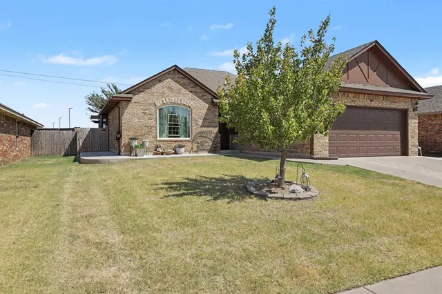 Photo 2 — 3420 Arcadia Drive, Yukon, OK 73099