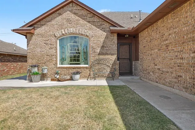 Photo 3 — 3420 Arcadia Drive, Yukon, OK 73099