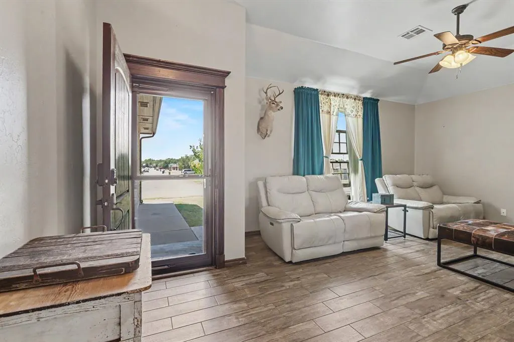 Photo 4 — 3420 Arcadia Drive, Yukon, OK 73099