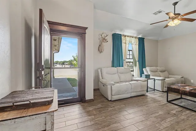 Photo 4 — 3420 Arcadia Drive, Yukon, OK 73099