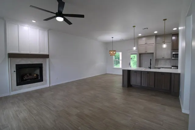 Photo 3 — 130 Mountain Laurel Way, Noble, OK 73068