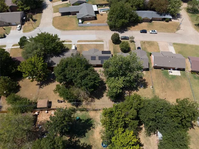 Photo 2 — 748 N Markwell Avenue, Moore, OK 73160