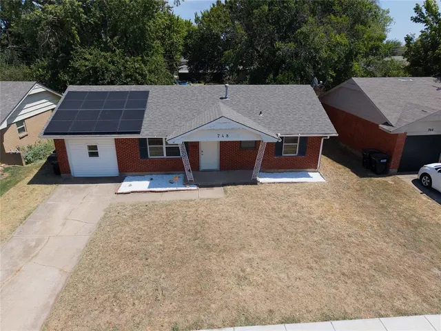 Photo 3 — 748 N Markwell Avenue, Moore, OK 73160