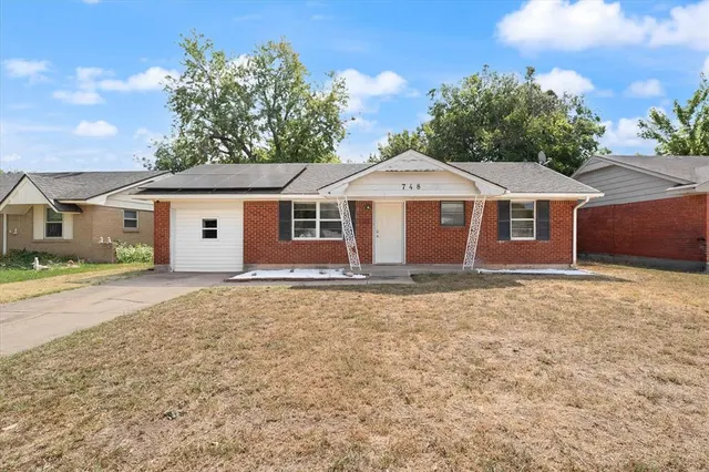 Photo 5 — 748 N Markwell Avenue, Moore, OK 73160