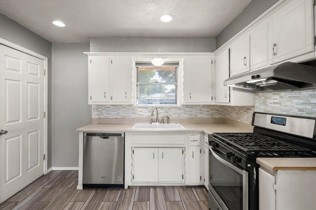 Photo 14 — 748 N Markwell Avenue, Moore, OK 73160