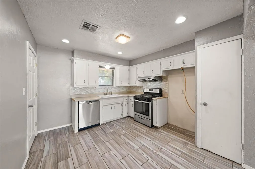 Photo 16 — 748 N Markwell Avenue, Moore, OK 73160