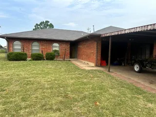 Sold home at 913 Newport Avenue
