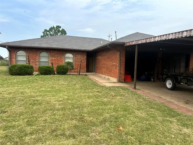 Front exterior — 913 Newport Avenue, Oklahoma City, OK 73160
