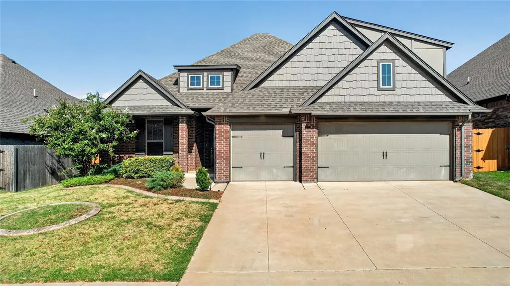 Photo 2 — 5412 Santa Lucia Drive, Mustang, OK 73064