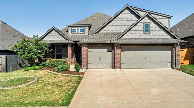 Photo 2 — 5412 Santa Lucia Drive, Mustang, OK 73064