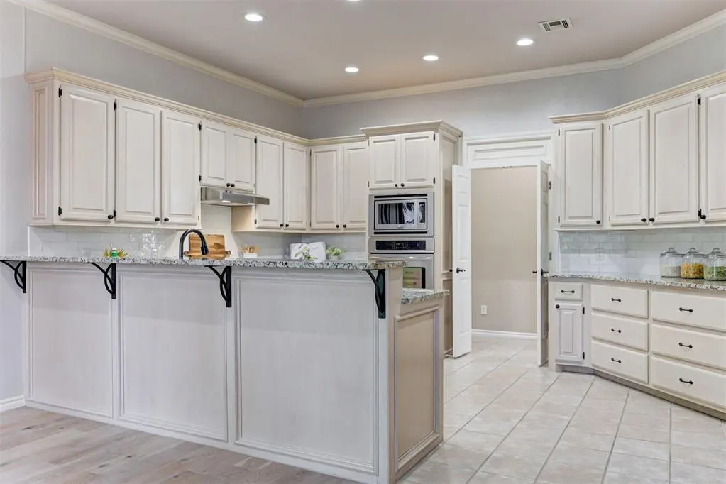 Photo 15 — 3821 Woodshadow Road, Edmond, OK 73003