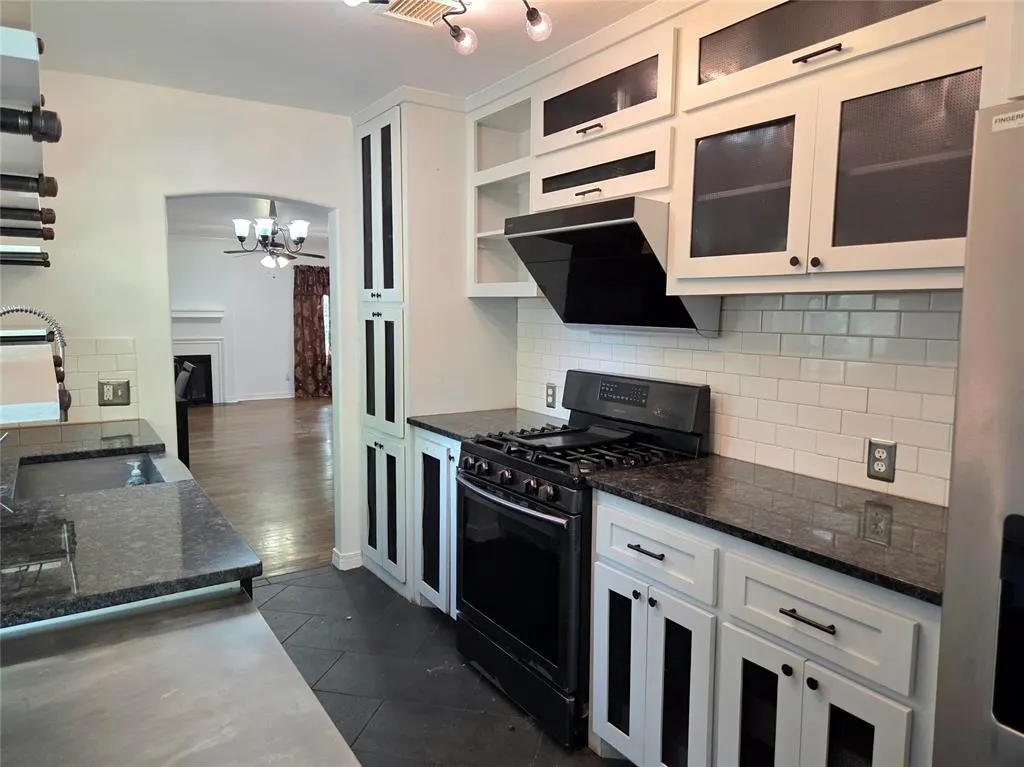 Photo 13 — 2453 NW 36th Terrace, Oklahoma City, OK 73112