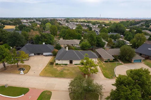 Front exterior — 12500 Arrowhead Terrace, Oklahoma City, OK 73120