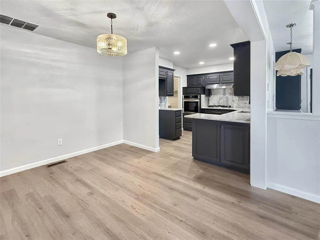 Photo 9 — 408 Willow Branch Road, Norman, OK 73072