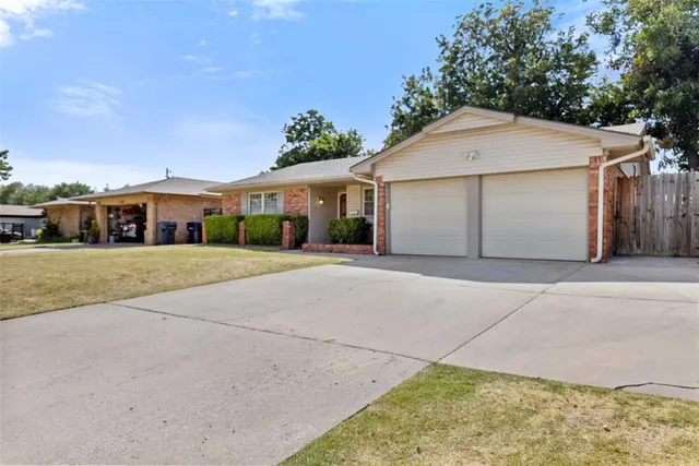 Photo 3 — 1813 N Austin Avenue, Oklahoma City, OK 73127
