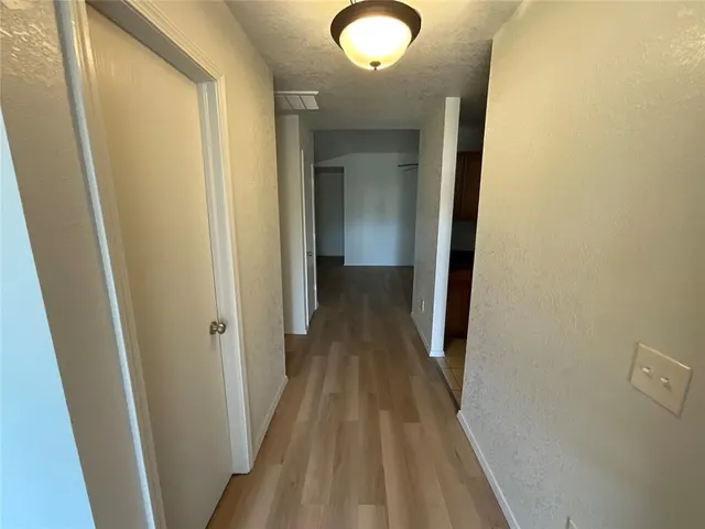 Photo 2 — 5517 Del Creek Road, Oklahoma City, OK 73117
