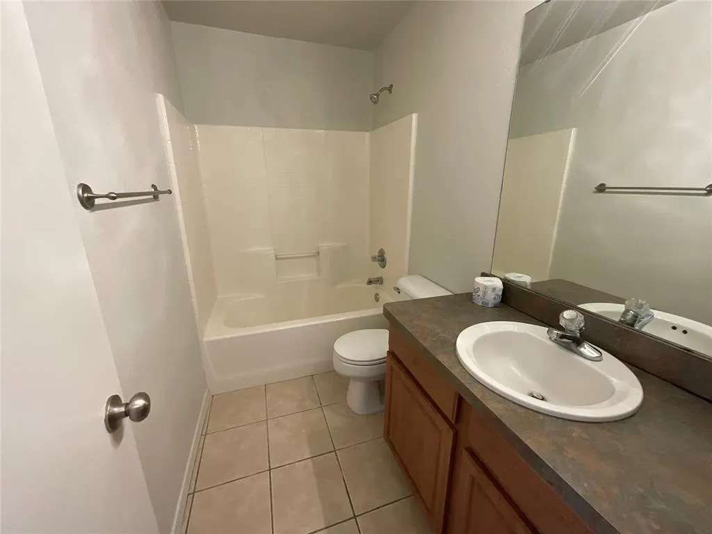 Photo 4 — 5517 Del Creek Road, Oklahoma City, OK 73117