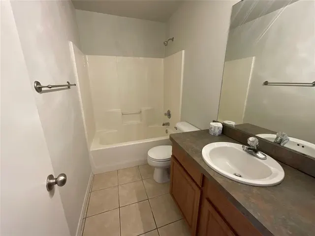 Photo 4 — 5517 Del Creek Road, Oklahoma City, OK 73117