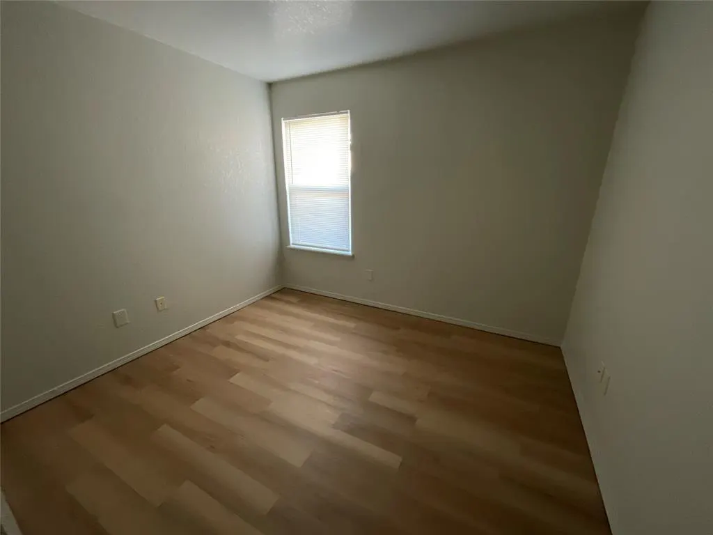 Photo 12 — 5517 Del Creek Road, Oklahoma City, OK 73117
