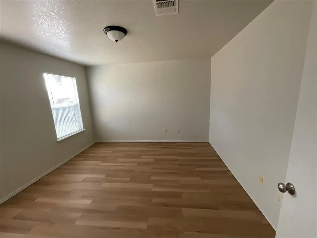 Photo 13 — 5517 Del Creek Road, Oklahoma City, OK 73117