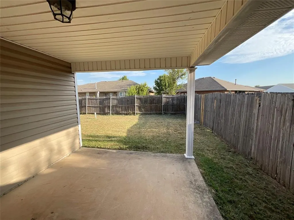 Photo 15 — 5517 Del Creek Road, Oklahoma City, OK 73117