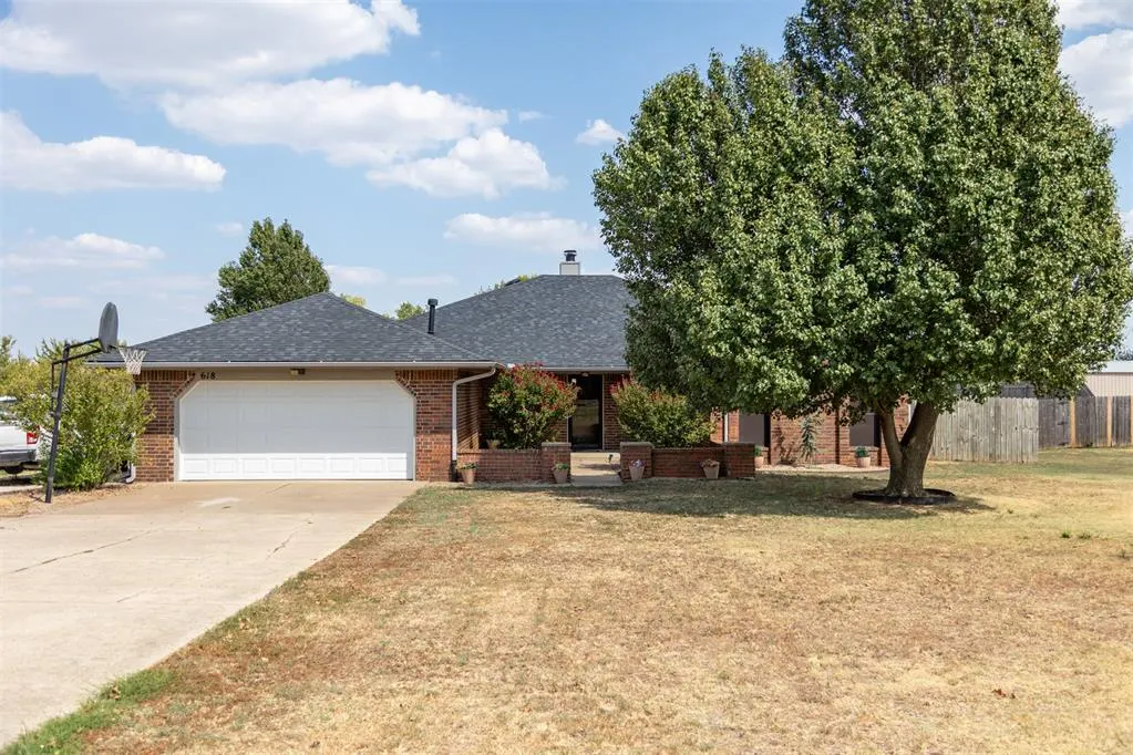 Front exterior — 618 Mustang NE Road, Piedmont, OK 73078