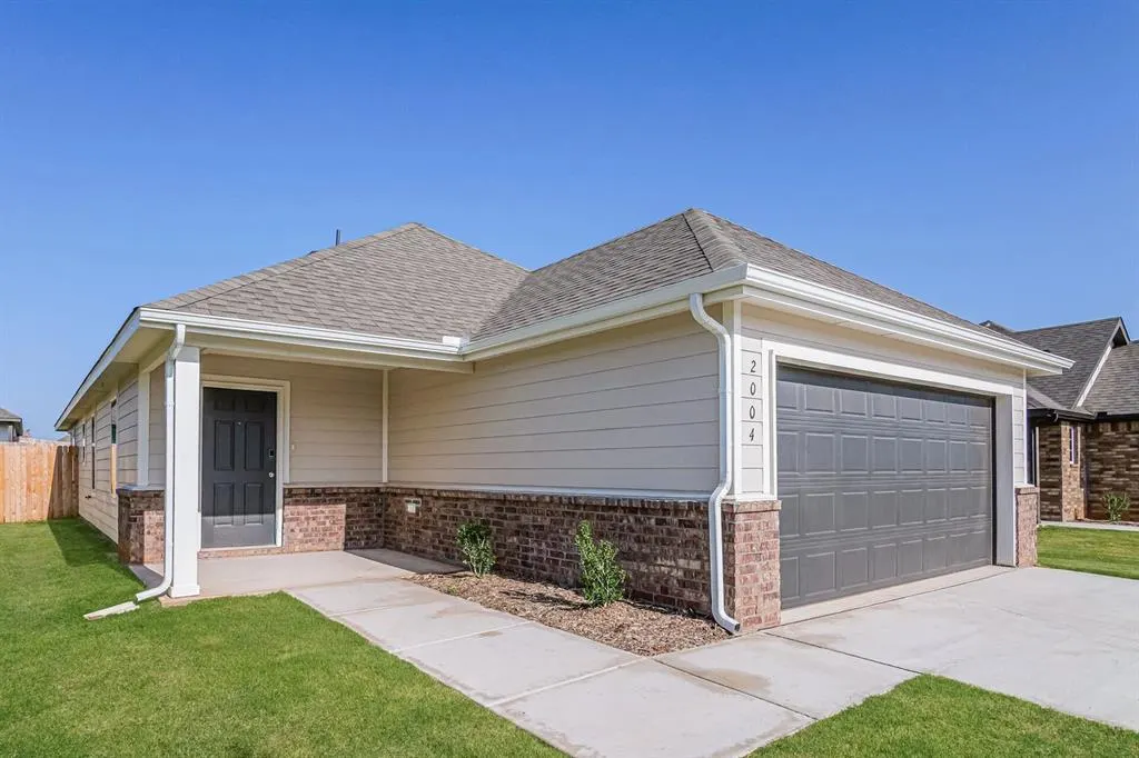 Photo 2 — 2004 Dogwood Drive, El Reno, OK 73036