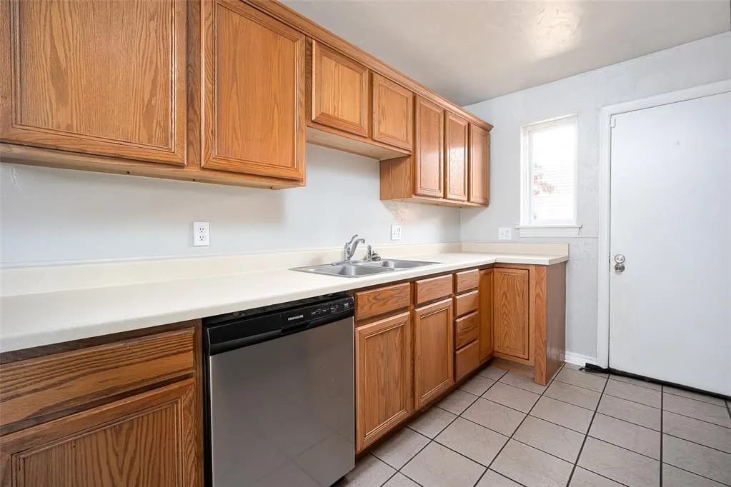 Photo 12 — 2804 NW 46th Street, Oklahoma City, OK 73112