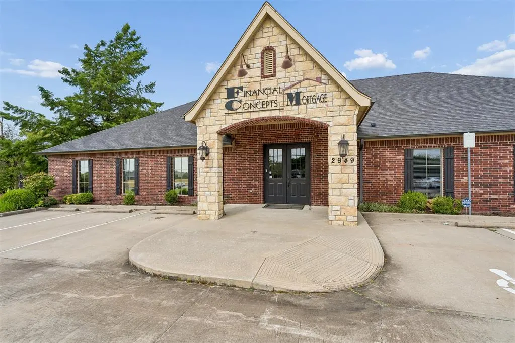 Photo 5 — 2949 S Bryant Avenue, Edmond, OK 73013