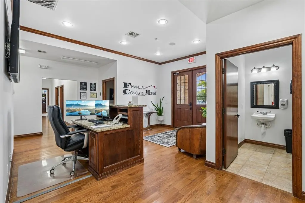 Photo 8 — 2949 S Bryant Avenue, Edmond, OK 73013
