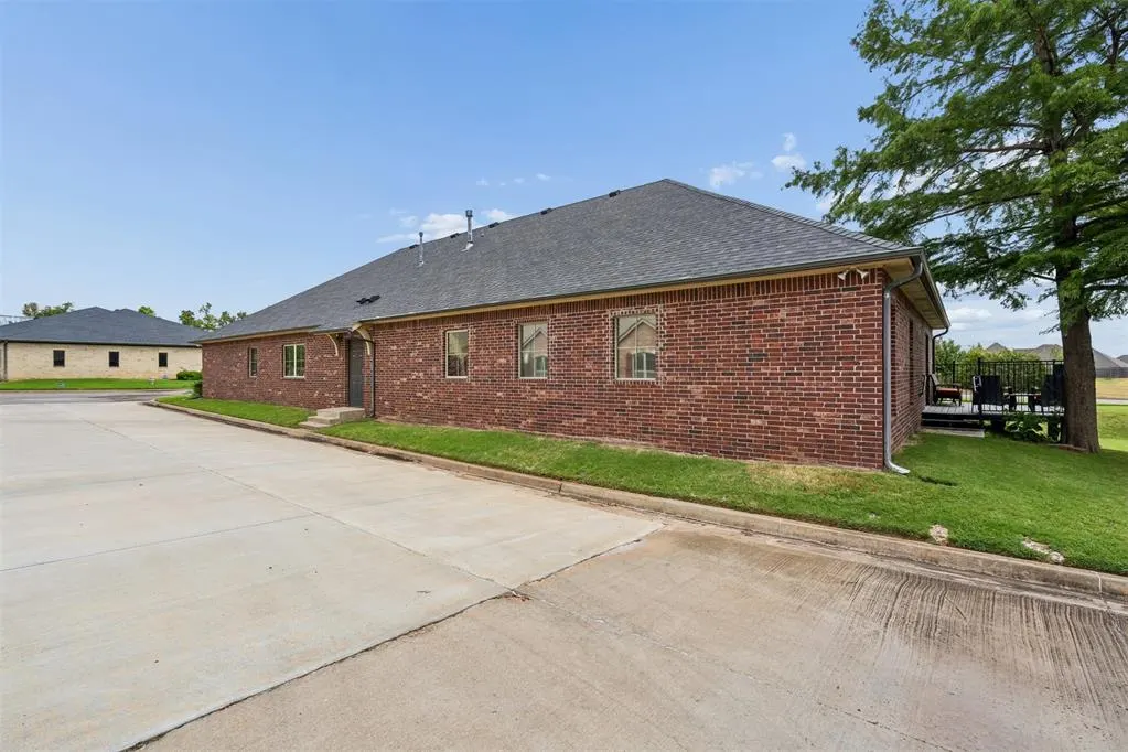 Photo 37 — 2949 S Bryant Avenue, Edmond, OK 73013