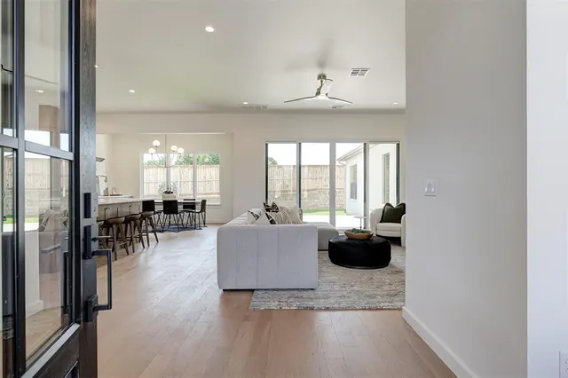 Photo 3 — 2432 Amante Court, Edmond, OK 73034