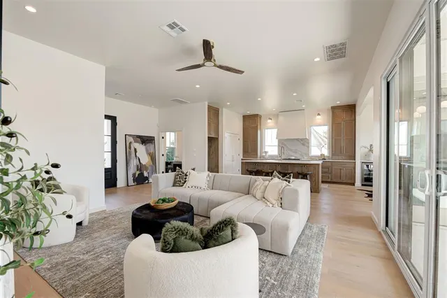 Photo 4 — 2432 Amante Court, Edmond, OK 73034