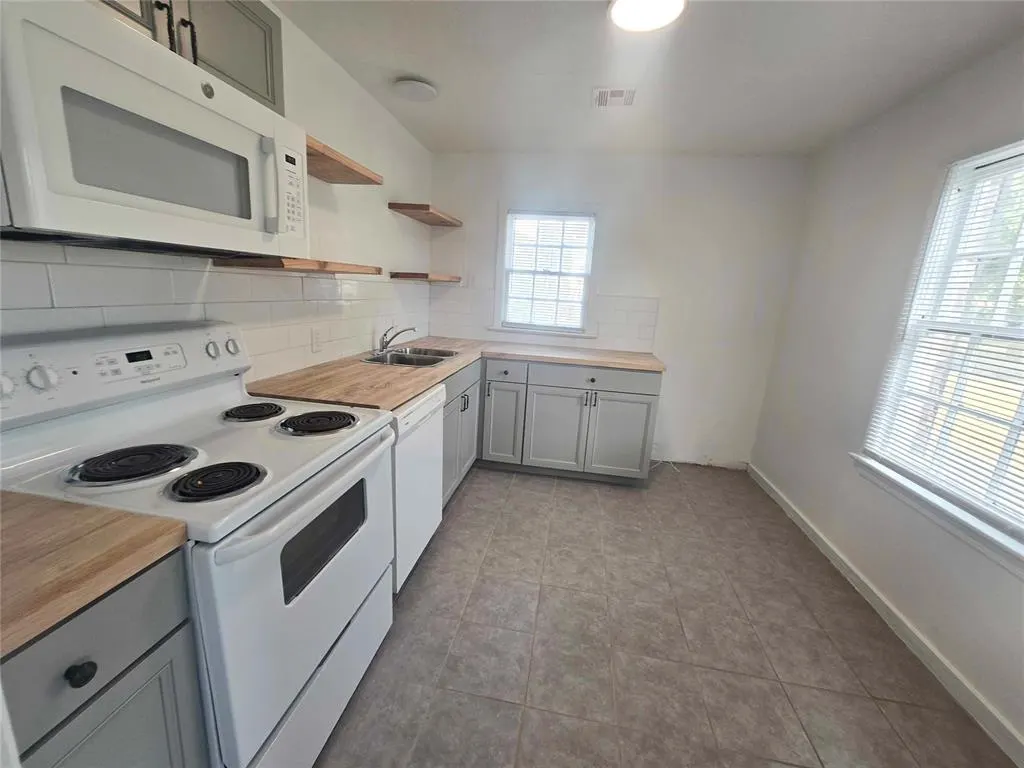 Photo 5 — 3824 NW 25th Street, Oklahoma City, OK 73107