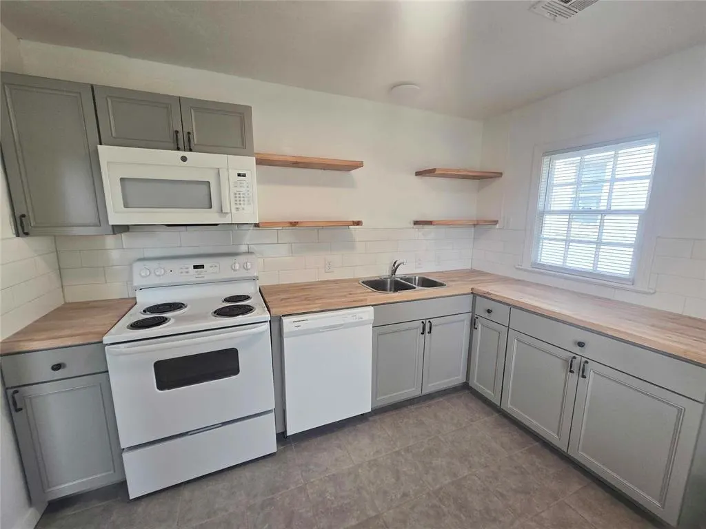 Photo 6 — 3824 NW 25th Street, Oklahoma City, OK 73107
