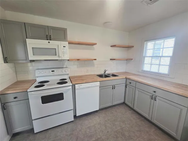 Photo 6 — 3824 NW 25th Street, Oklahoma City, OK 73107