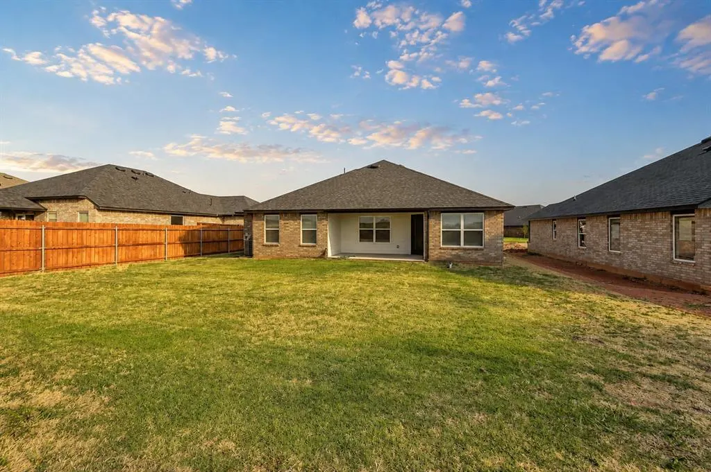 Photo 33 — 12008 NW 120th Street, Yukon, OK 73099