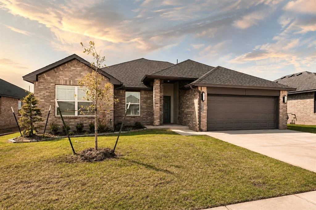 Photo 2 — 12008 NW 120th Street, Yukon, OK 73099