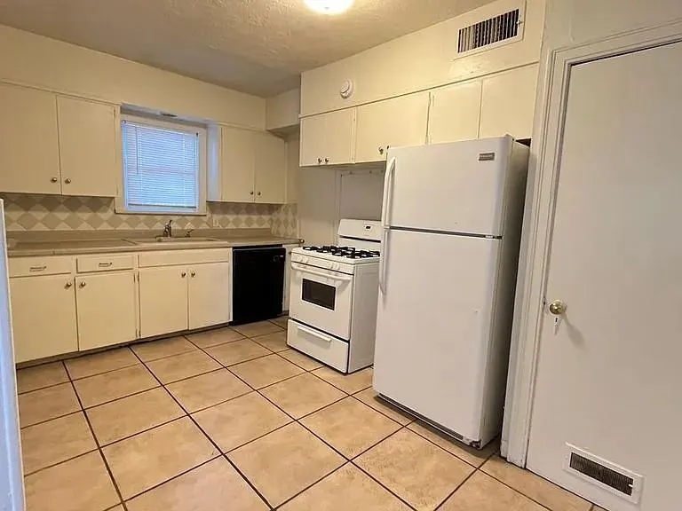 Photo 5 — 1414 N Drexel Boulevard, Oklahoma City, OK 73107