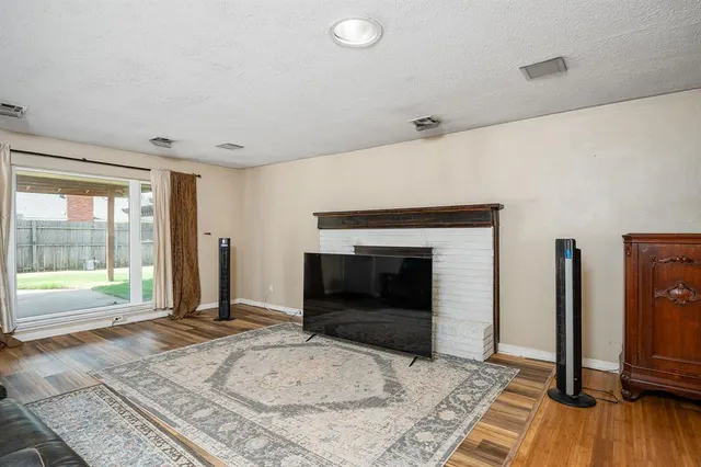 Photo 6 — 3108 Chaucer Drive, Oklahoma City, OK 73120