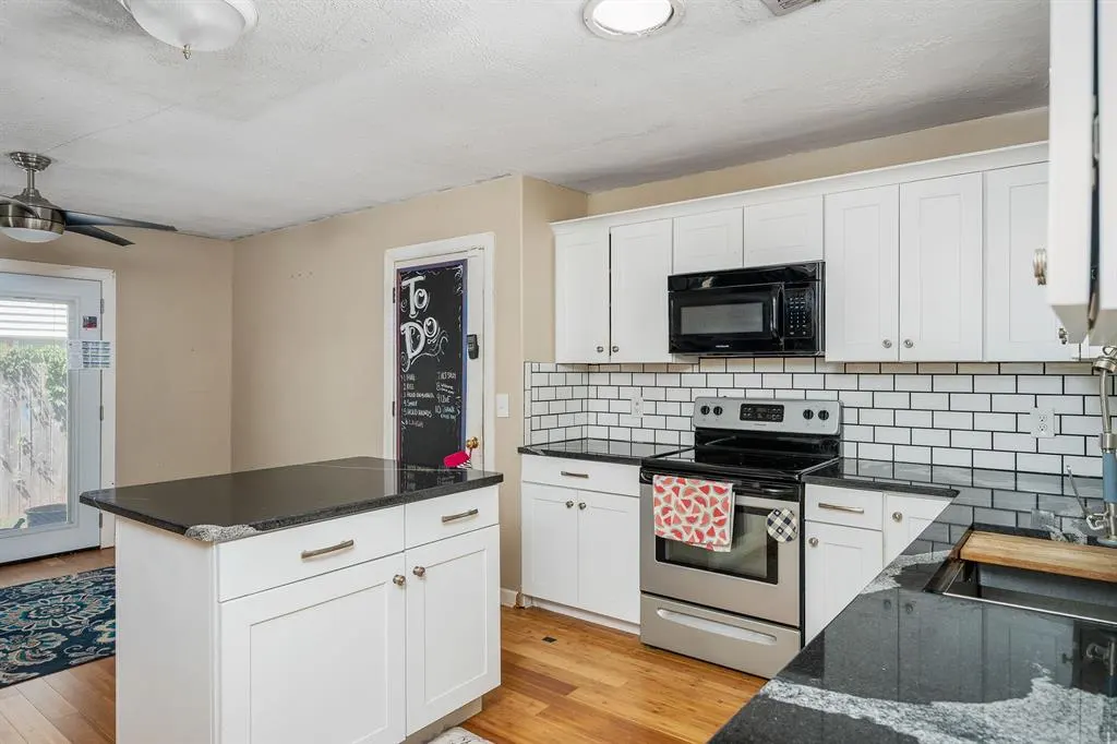 Photo 7 — 3108 Chaucer Drive, Oklahoma City, OK 73120